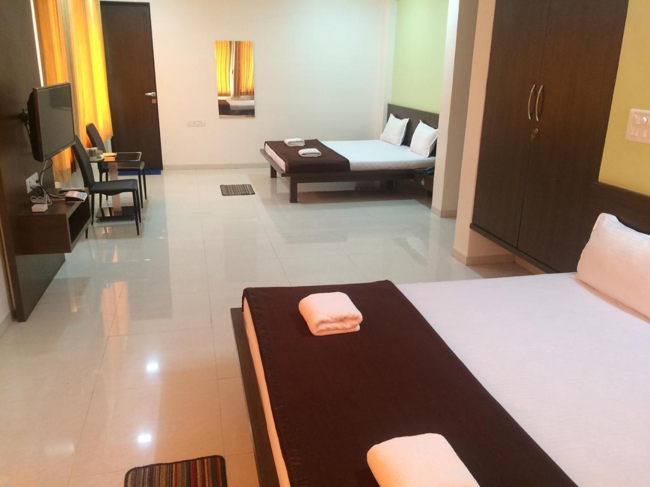 Hotel Shiva'S Inn Trimbak Bagian luar foto