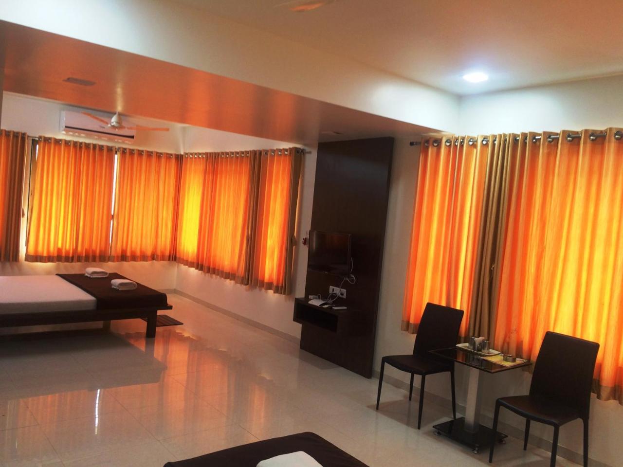 Hotel Shiva'S Inn Trimbak Bagian luar foto